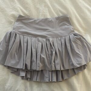 Goldhinge skirt. Size small.